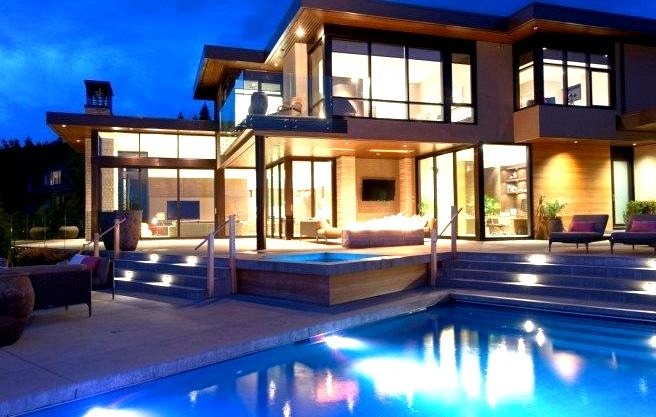 Modern Mansion With A Pool